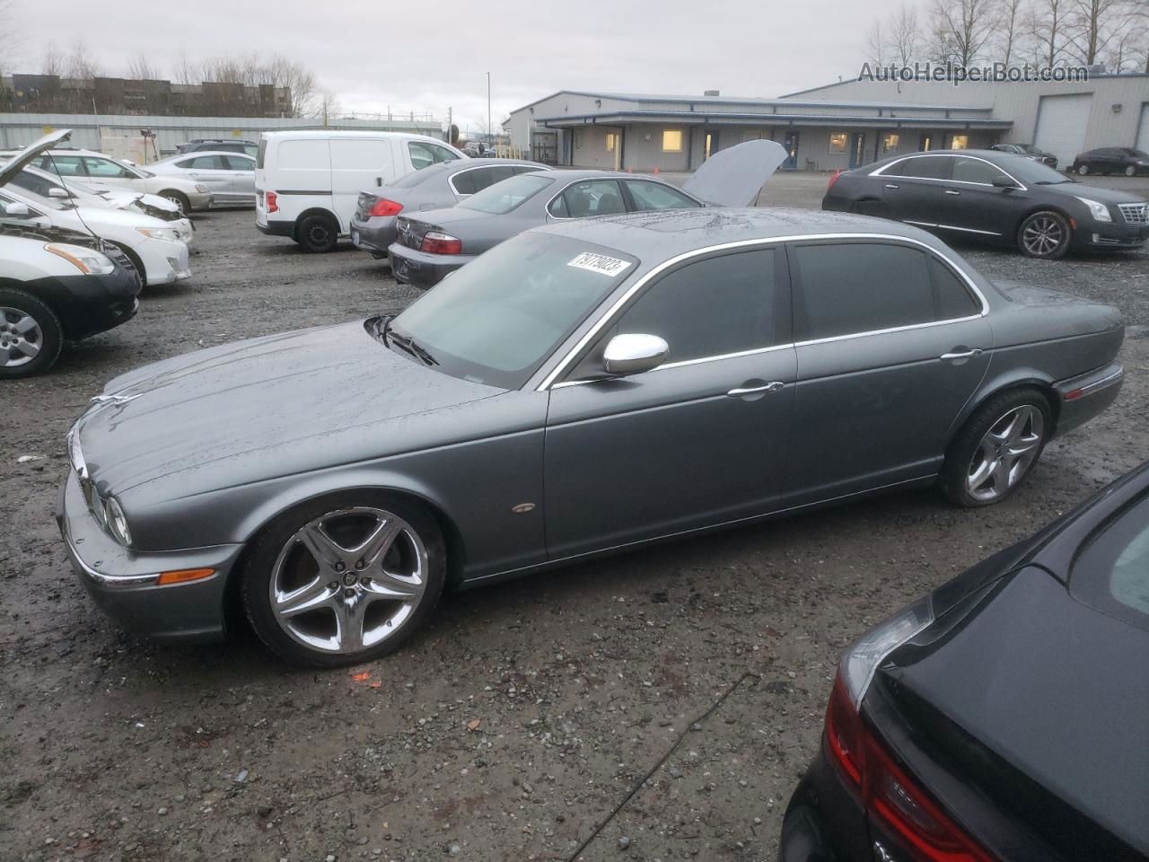 2006 Jaguar Vandenplas  Silver vin: SAJWA82B56SG49928