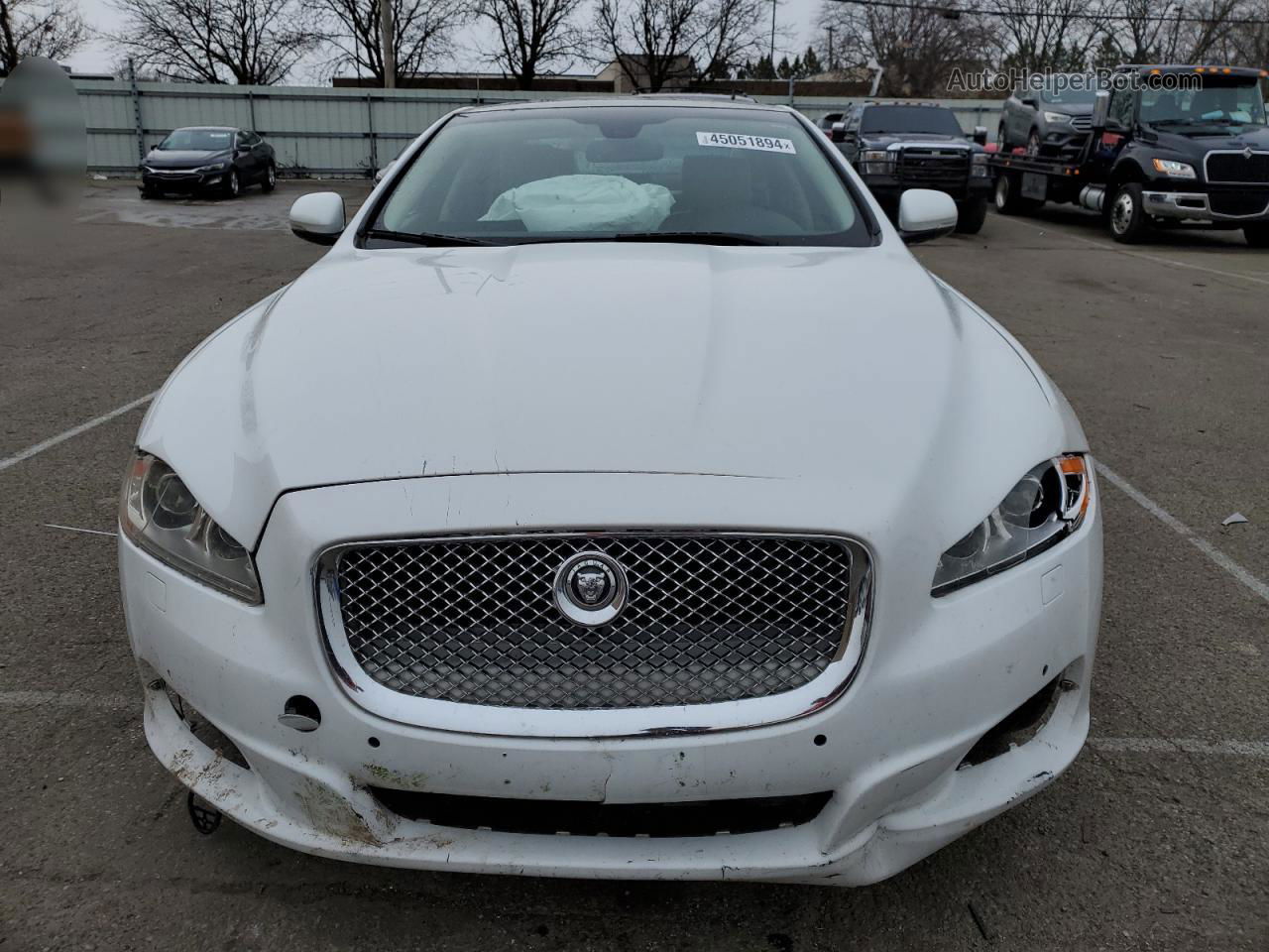 2013 Jaguar Xj  White vin: SAJWJ1CD5D8V42165