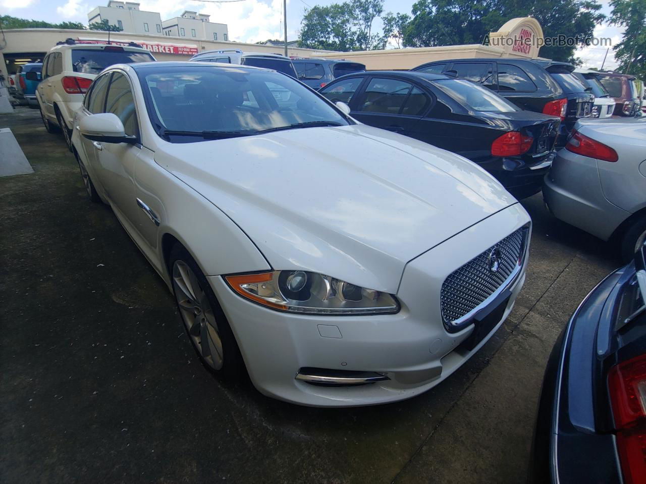 2013 Jaguar                      Xj White vin: SAJWJ1CD7D8V49599