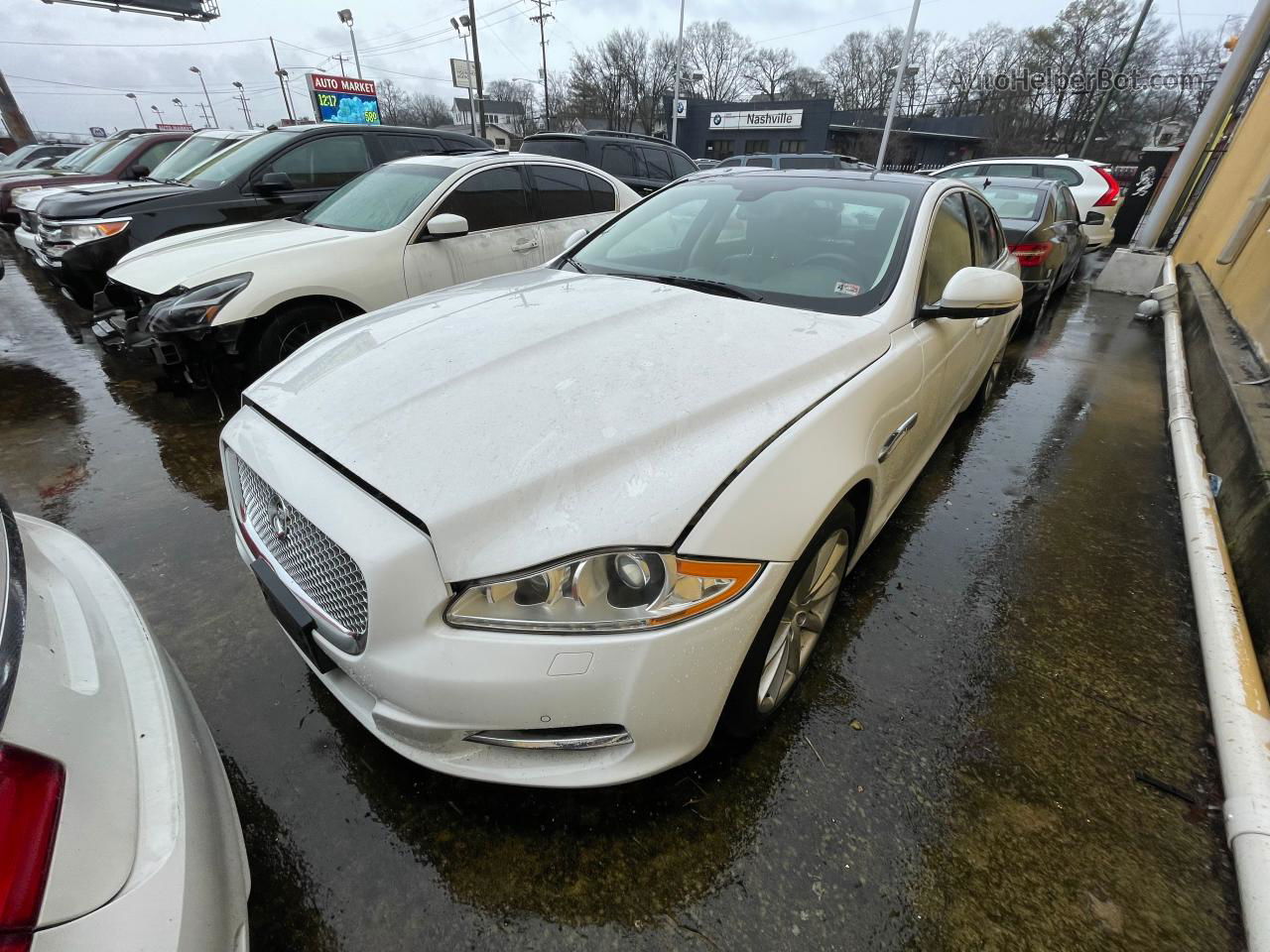 2013 Jaguar Xj  White vin: SAJWJ1CD7D8V49599