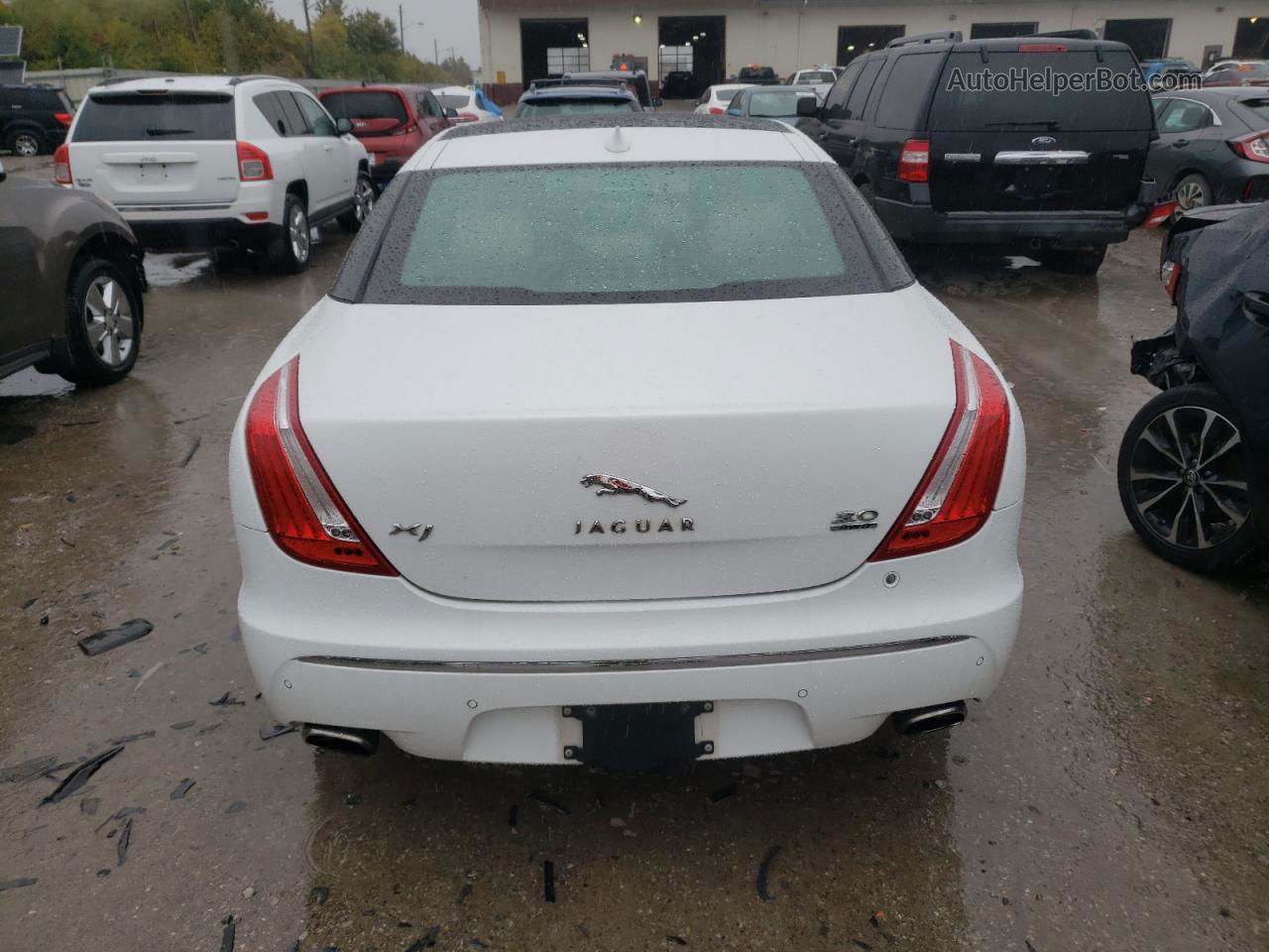 2013 Jaguar Xj  White vin: SAJWJ1CD9D8V45344