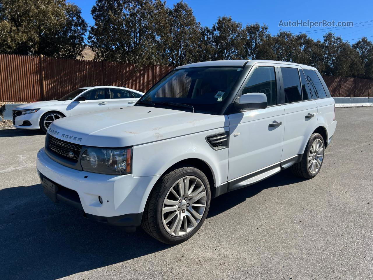 2011 Land Rover Range Rover Sport Lux White vin: SALSK2D47BA716427