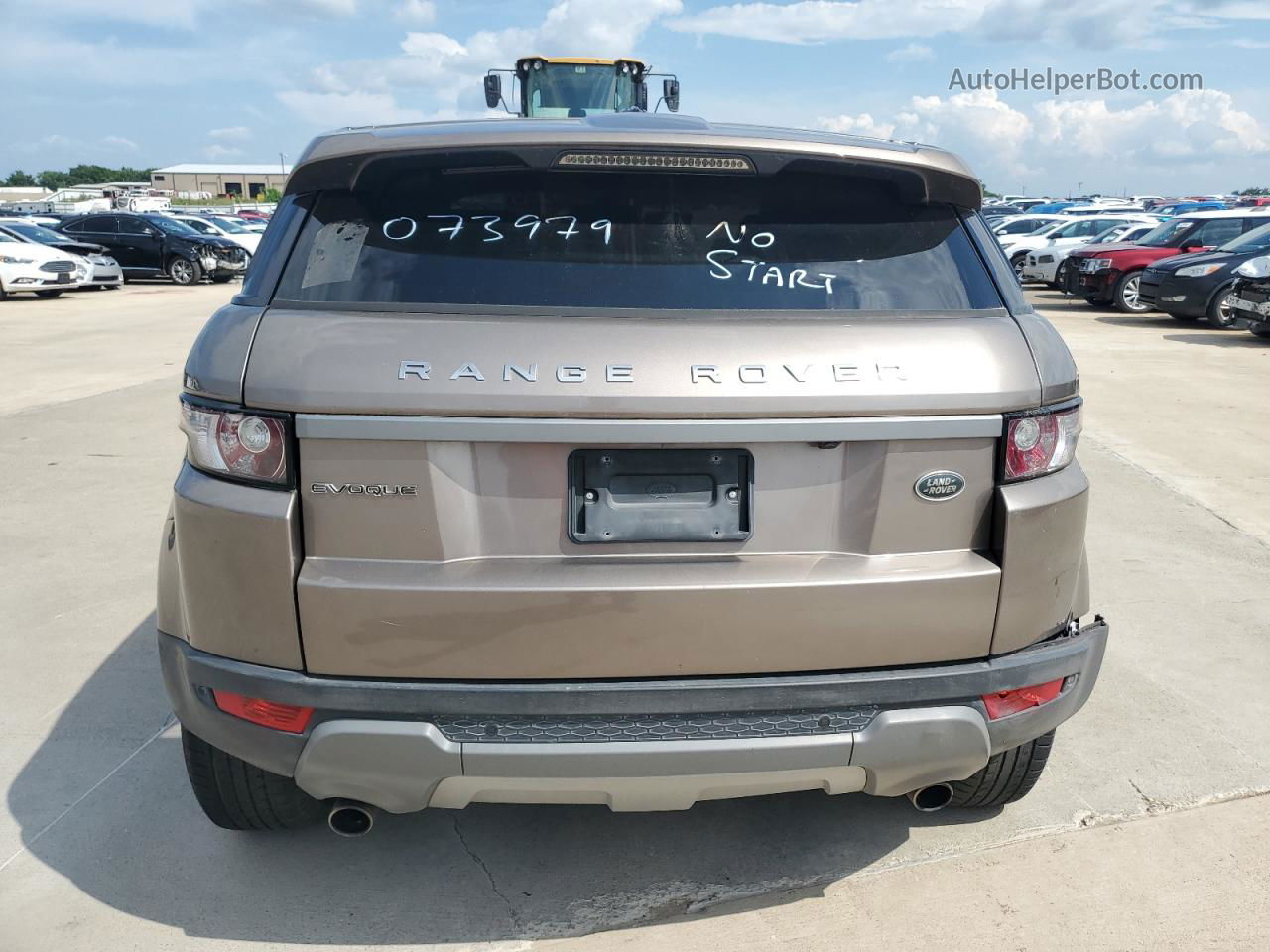 2015 Land Rover Range Rover Evoque Pure Желто-коричневый vin: SALVN2BG9FH073979