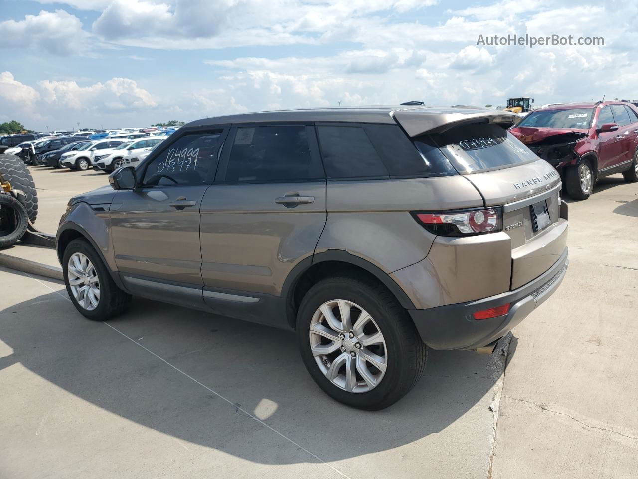 2015 Land Rover Range Rover Evoque Pure Желто-коричневый vin: SALVN2BG9FH073979