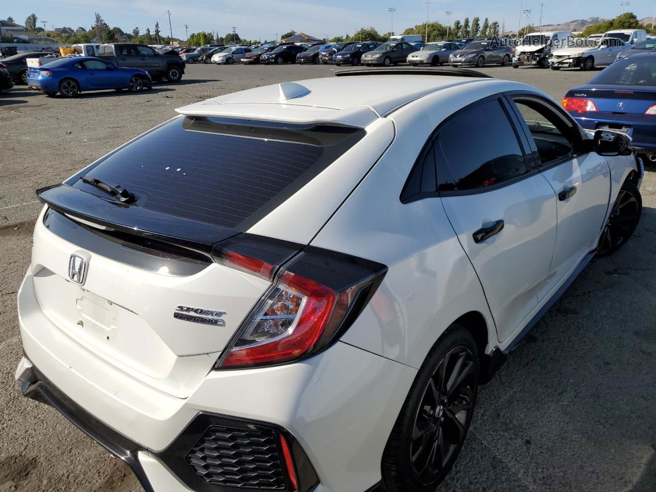 2019 Honda Civic Sport Touring White vin: SHHFK7H96KU415682