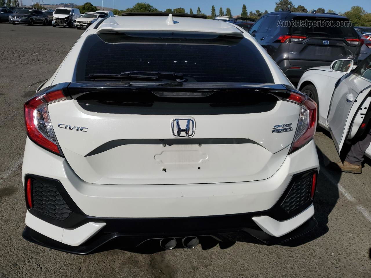 2019 Honda Civic Sport Touring White vin: SHHFK7H96KU415682