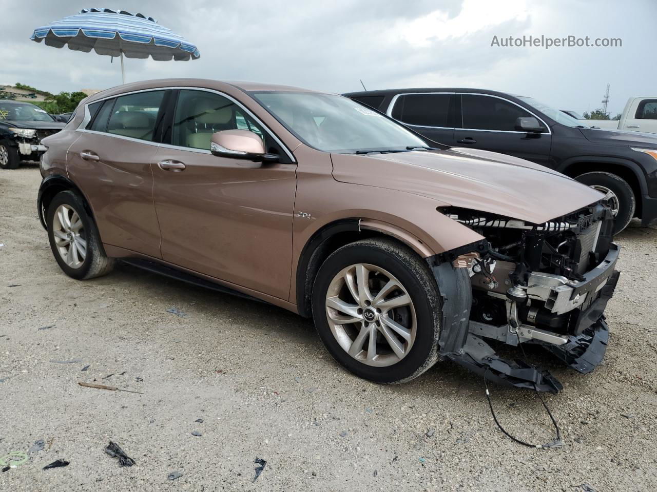 2018 Infiniti Qx30 Base Pink vin: SJKCH5CP0JA053785