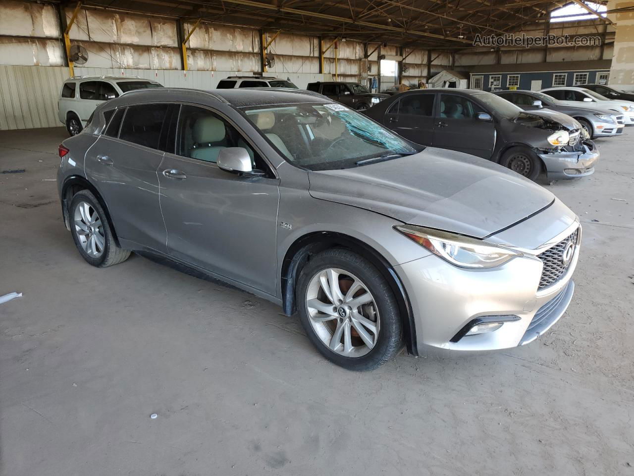 2018 Infiniti Qx30 Base Silver vin: SJKCH5CP0JA054001