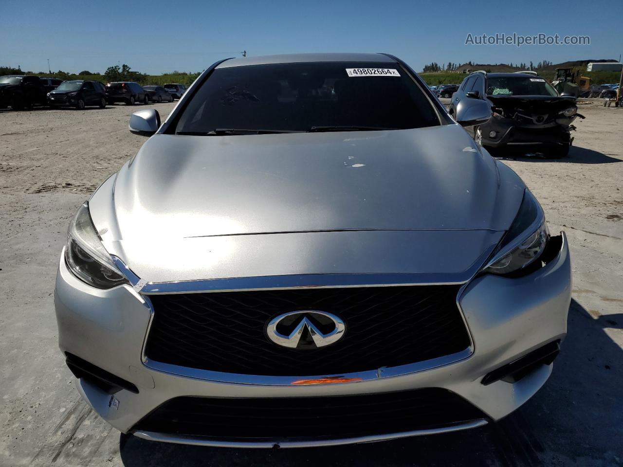 2018 Infiniti Qx30 Base Silver vin: SJKCH5CP0JA056167