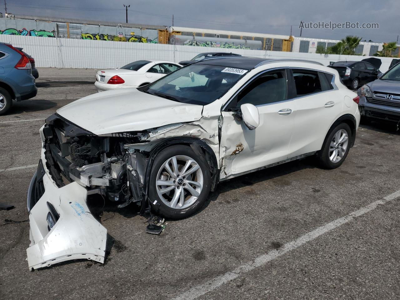 2018 Infiniti Qx30 Base White vin: SJKCH5CP1JA048501