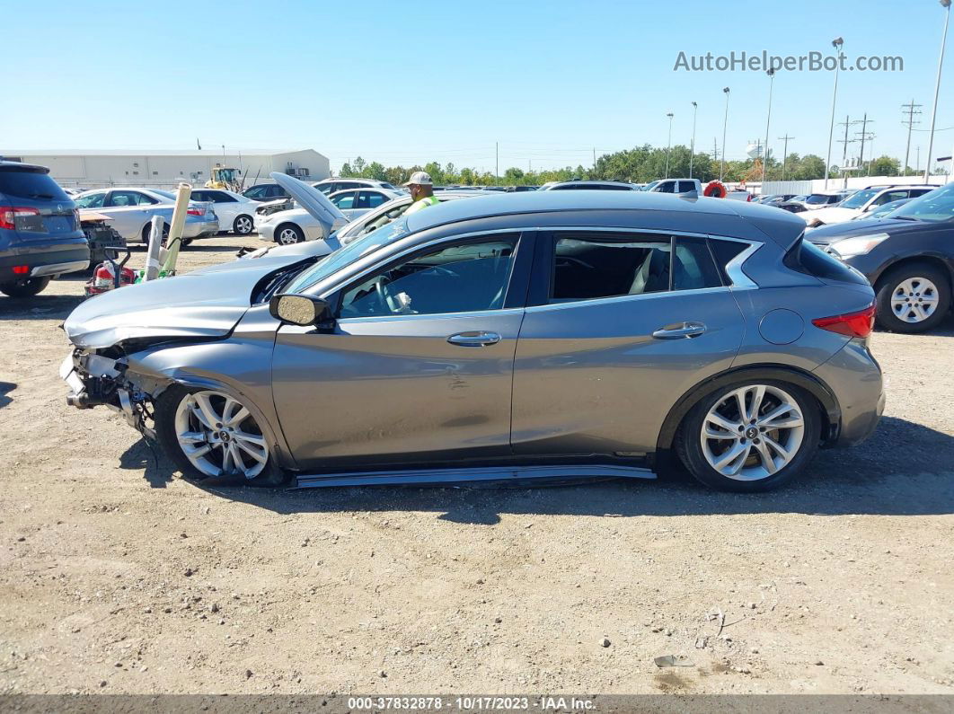 2018 Infiniti Qx30 Luxury Gray vin: SJKCH5CP1JA054976