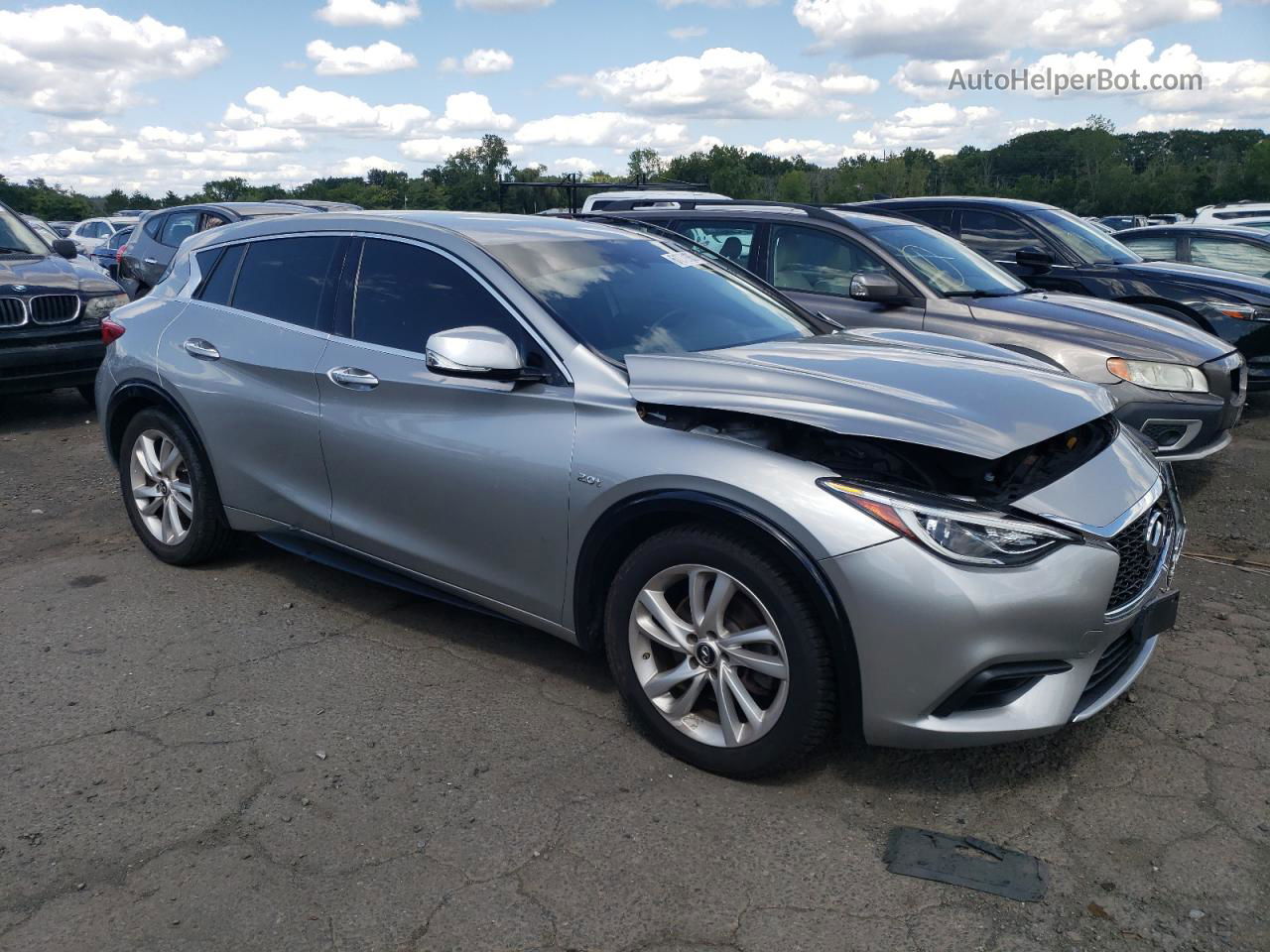 2018 Infiniti Qx30 Base Silver vin: SJKCH5CP1JA060762