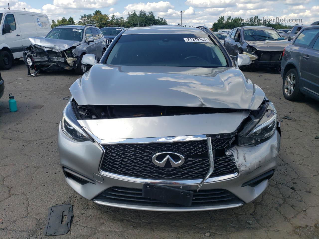 2018 Infiniti Qx30 Base Silver vin: SJKCH5CP1JA060762