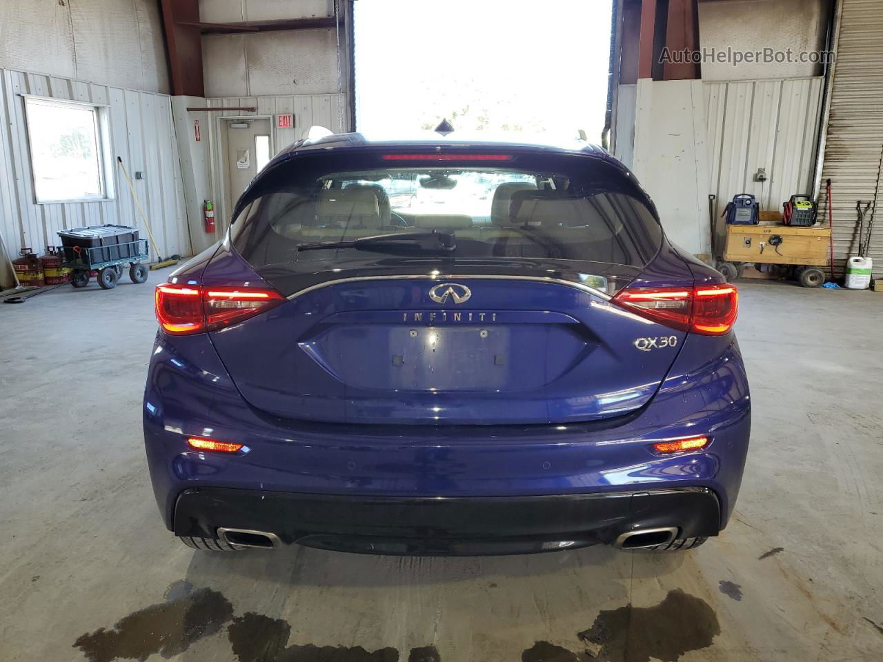 2018 Infiniti Qx30 Base Blue vin: SJKCH5CP2JA046417