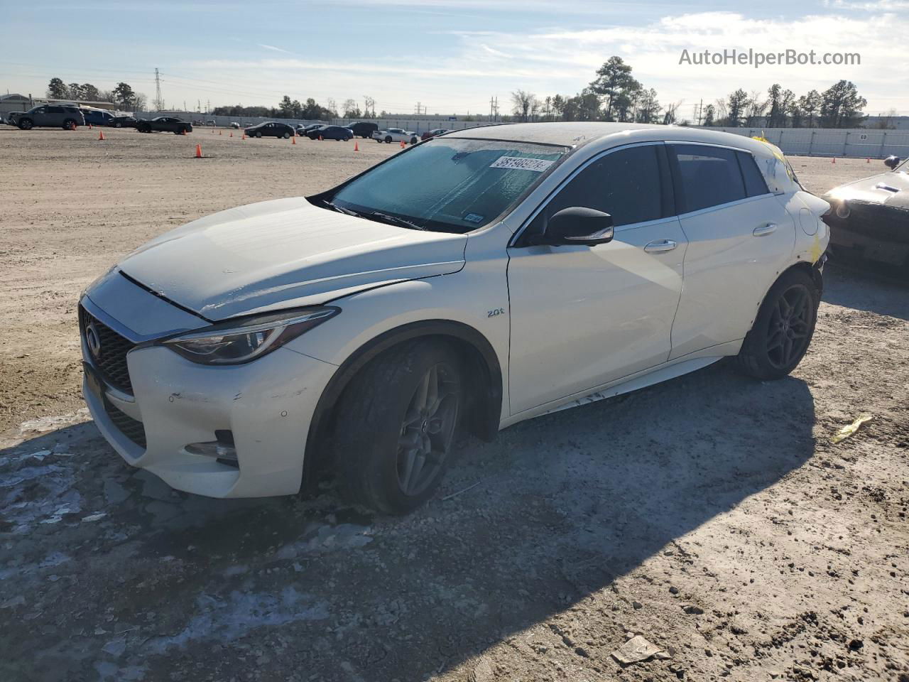 2018 Infiniti Qx30 Base White vin: SJKCH5CP2JA055408