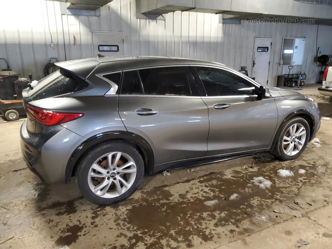 2018 Infiniti Qx30 Base Gray vin: SJKCH5CP2JA057997