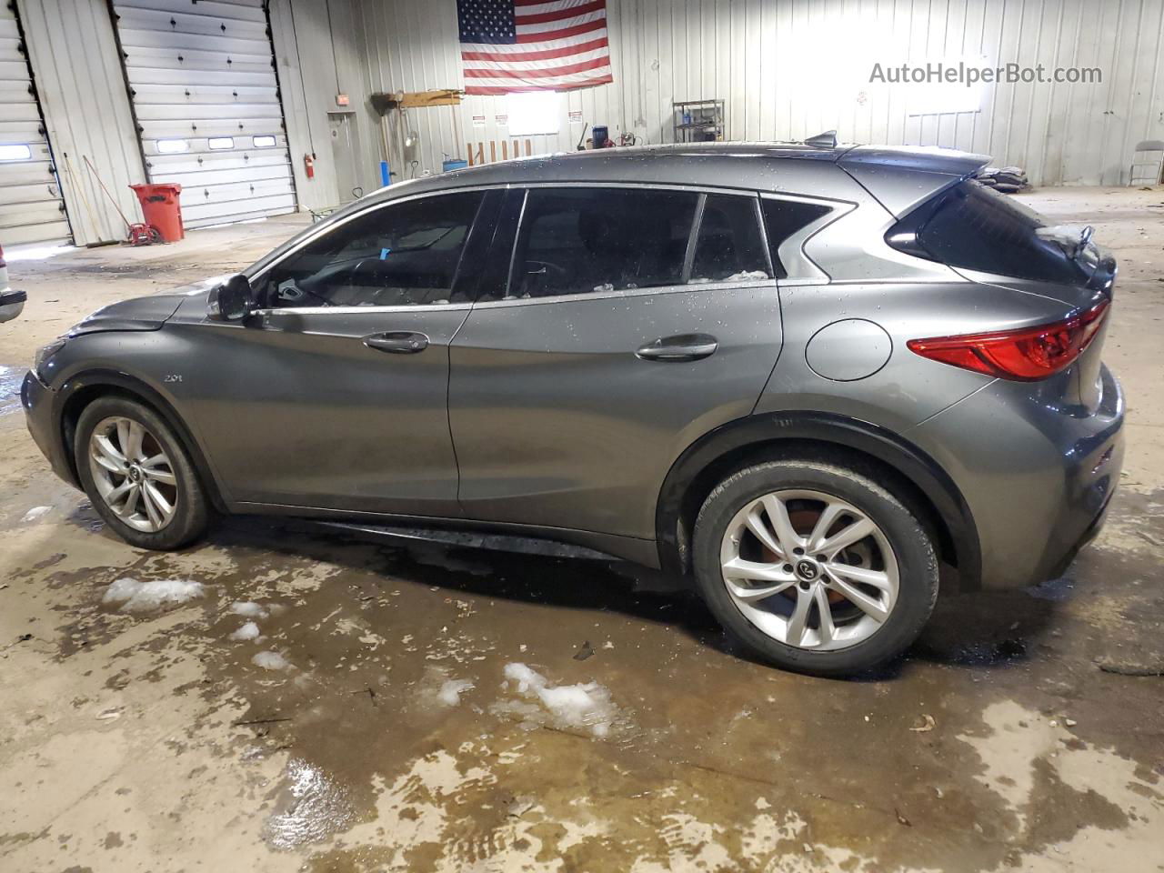 2018 Infiniti Qx30 Base Gray vin: SJKCH5CP2JA057997