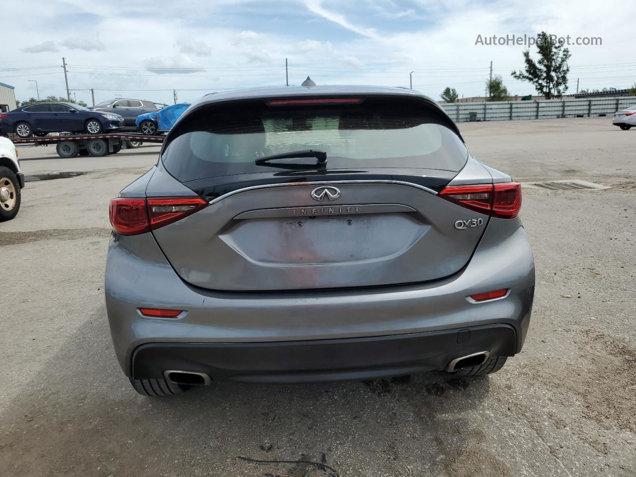 2018 Infiniti Qx30 Base Gray vin: SJKCH5CP2JA060446