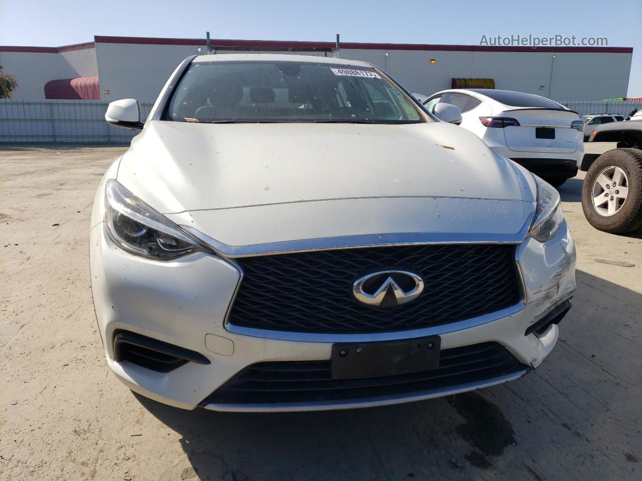 2018 Infiniti Qx30 Base Белый vin: SJKCH5CP3JA044658