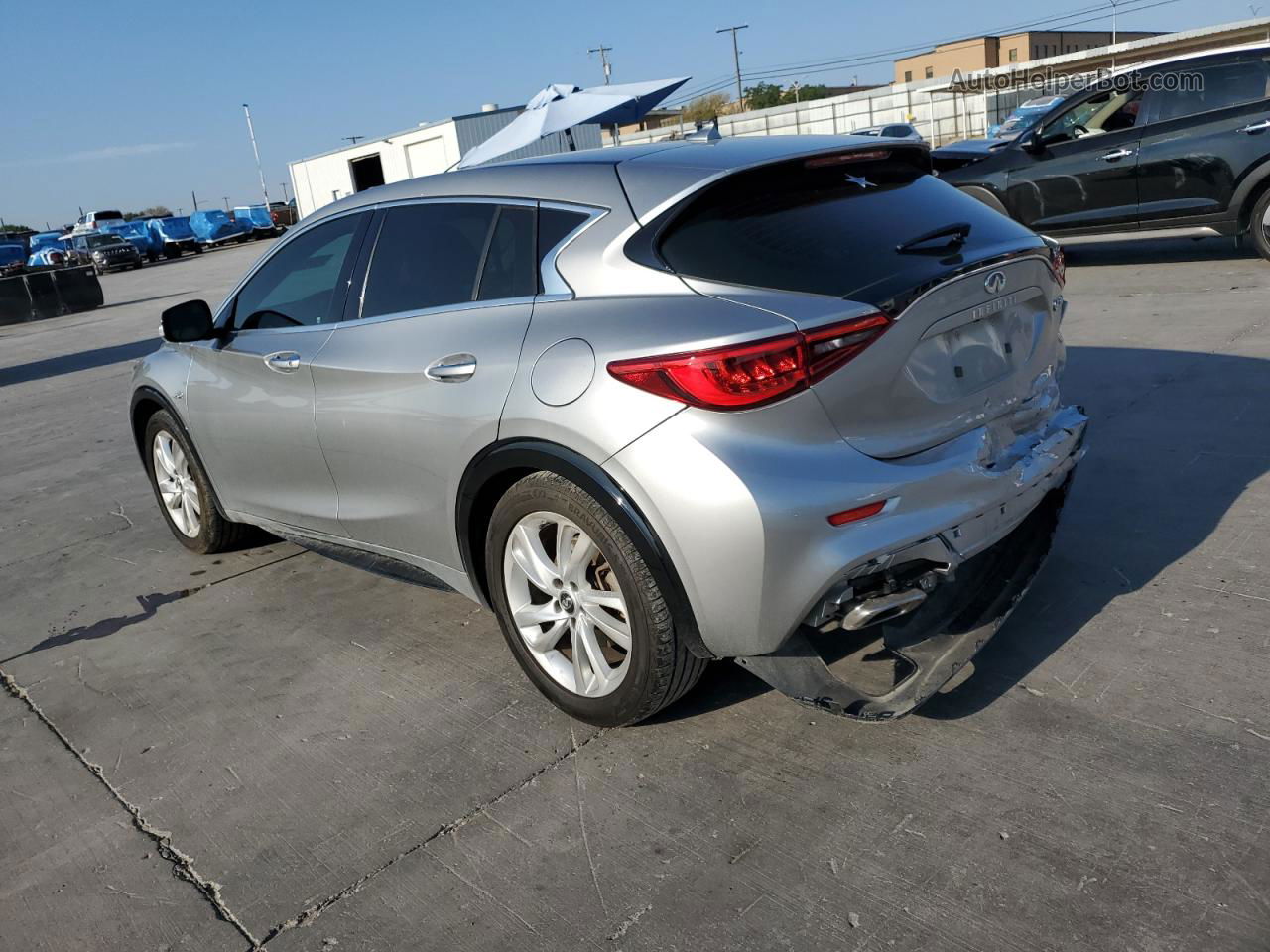 2018 Infiniti Qx30 Base Серебряный vin: SJKCH5CP3JA059144