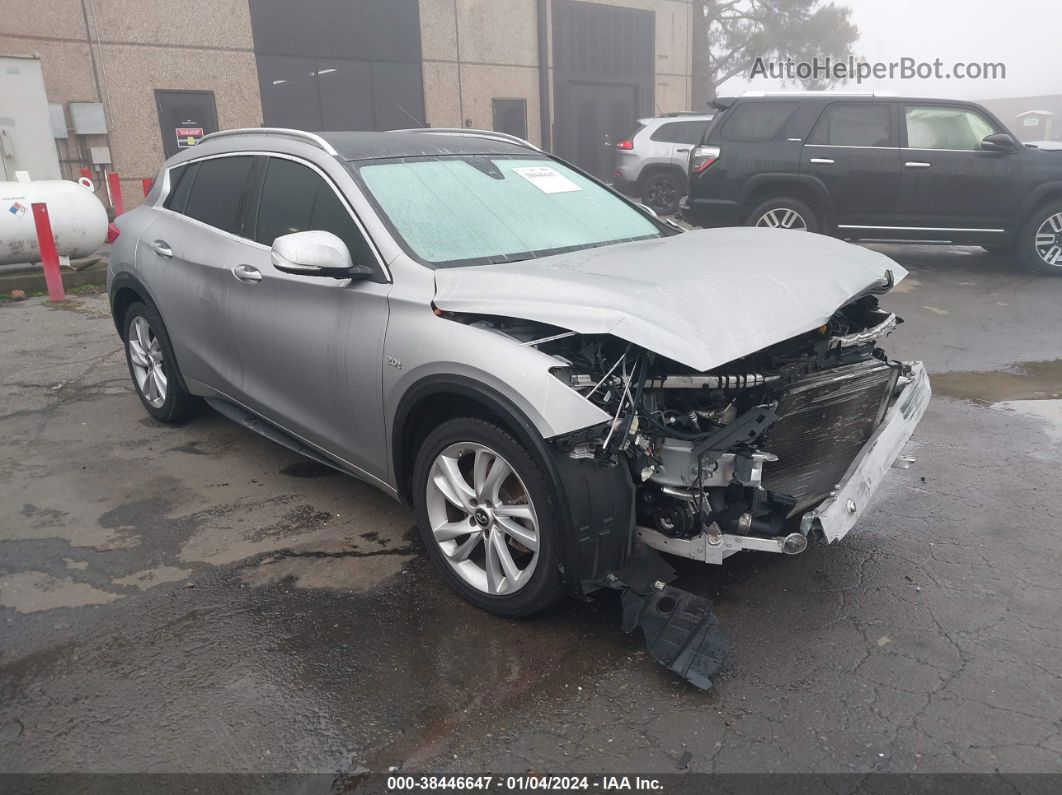 2018 Infiniti Qx30 Premium Silver vin: SJKCH5CP4JA044541