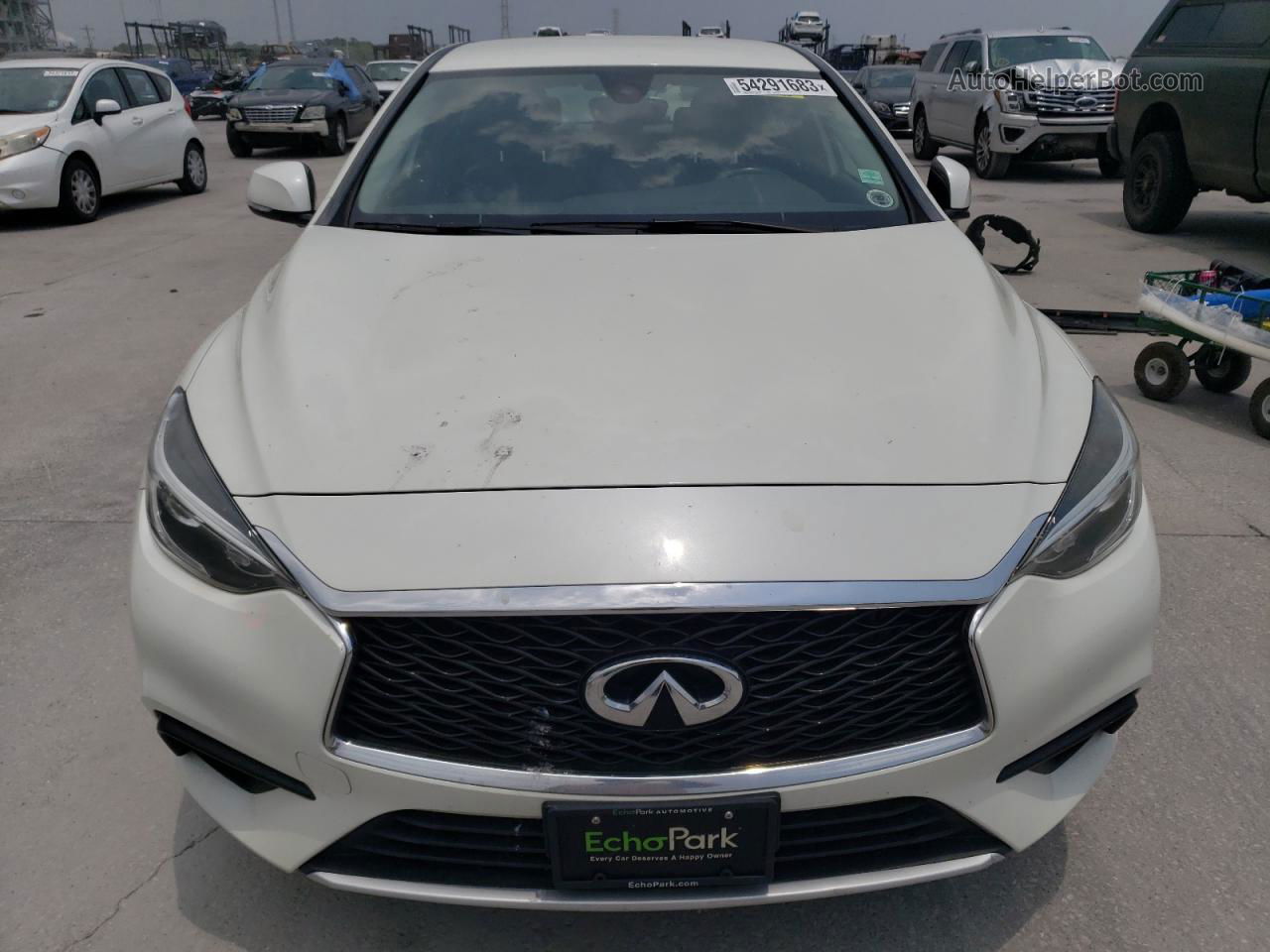 2018 Infiniti Qx30 Base White vin: SJKCH5CP4JA046273