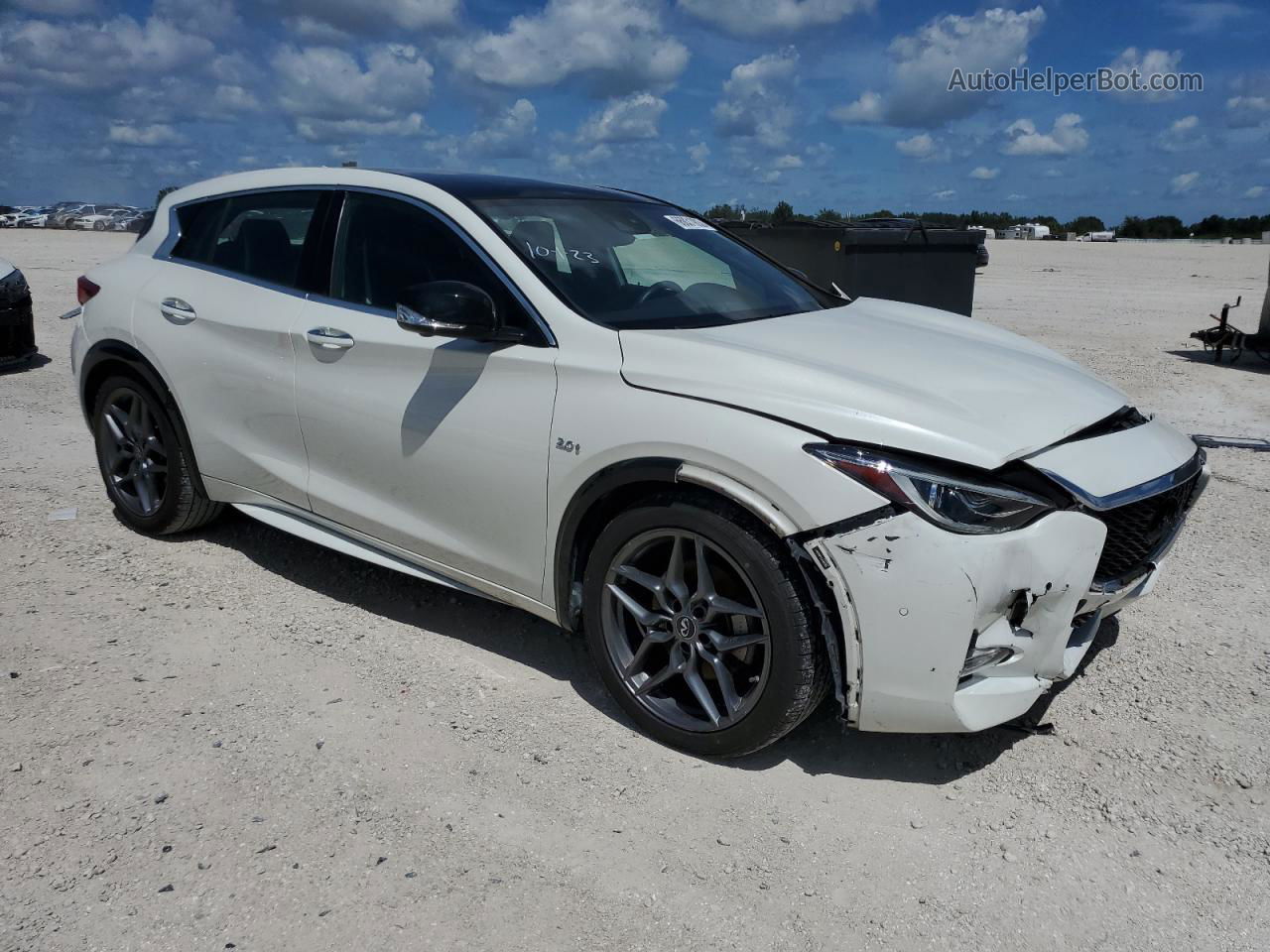 2018 Infiniti Qx30 Base White vin: SJKCH5CP5JA043723