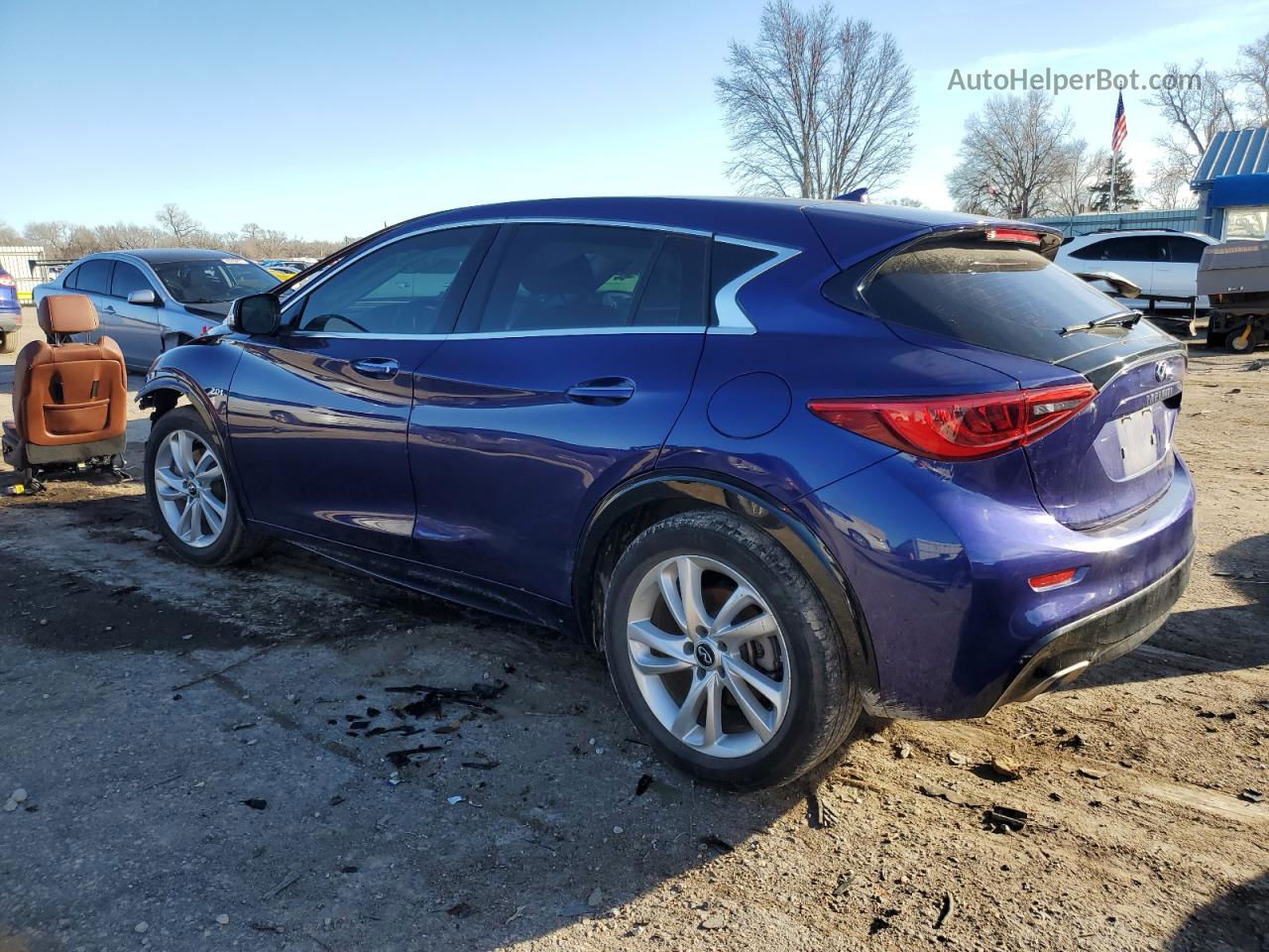 2018 Infiniti Qx30 Base Blue vin: SJKCH5CP5JA053393