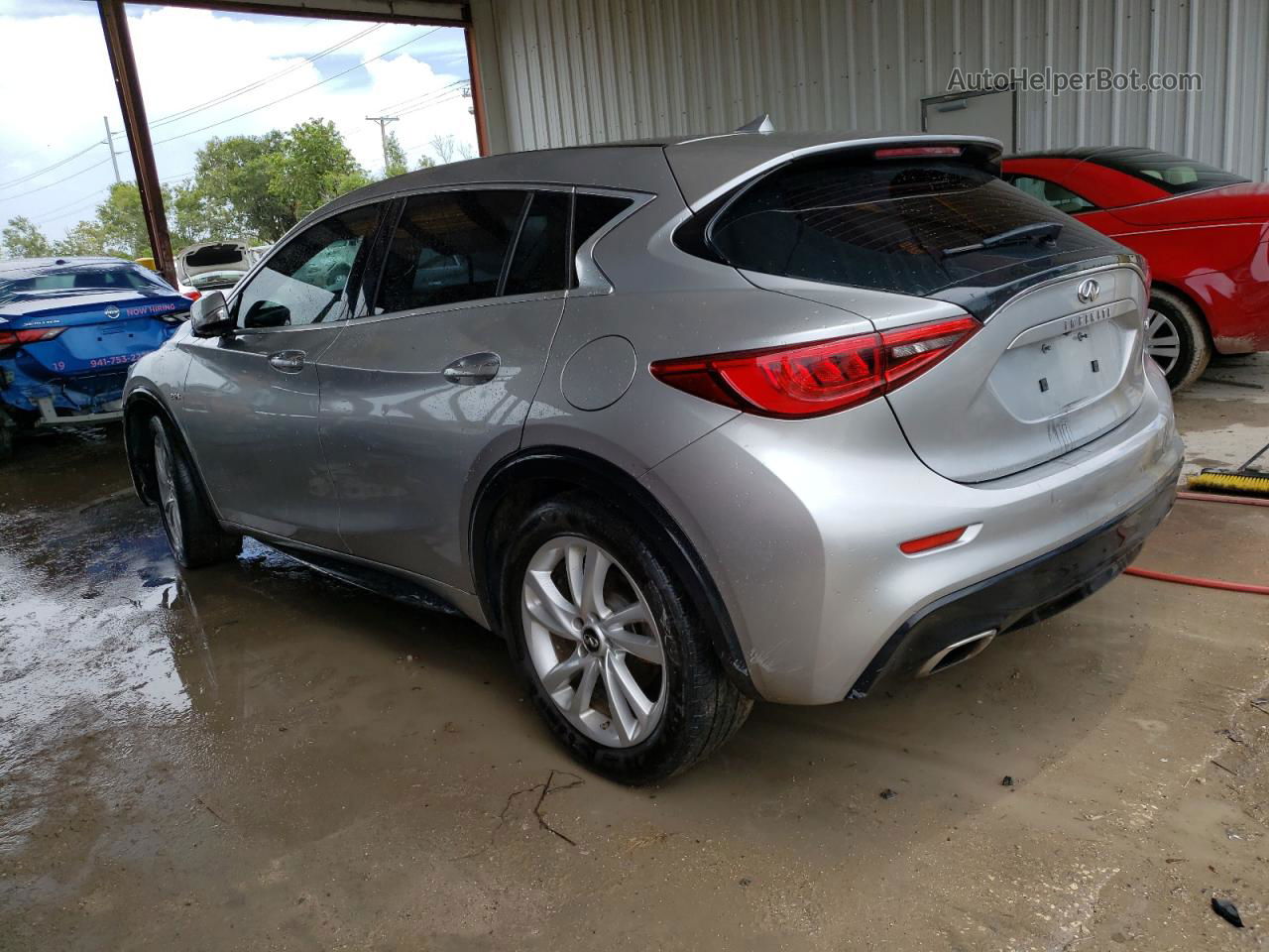 2018 Infiniti Qx30 Base Silver vin: SJKCH5CP5JA056908