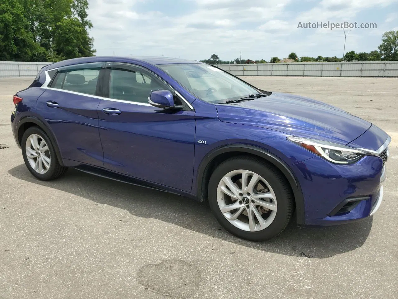 2018 Infiniti Qx30 Base Purple vin: SJKCH5CP5JA059338