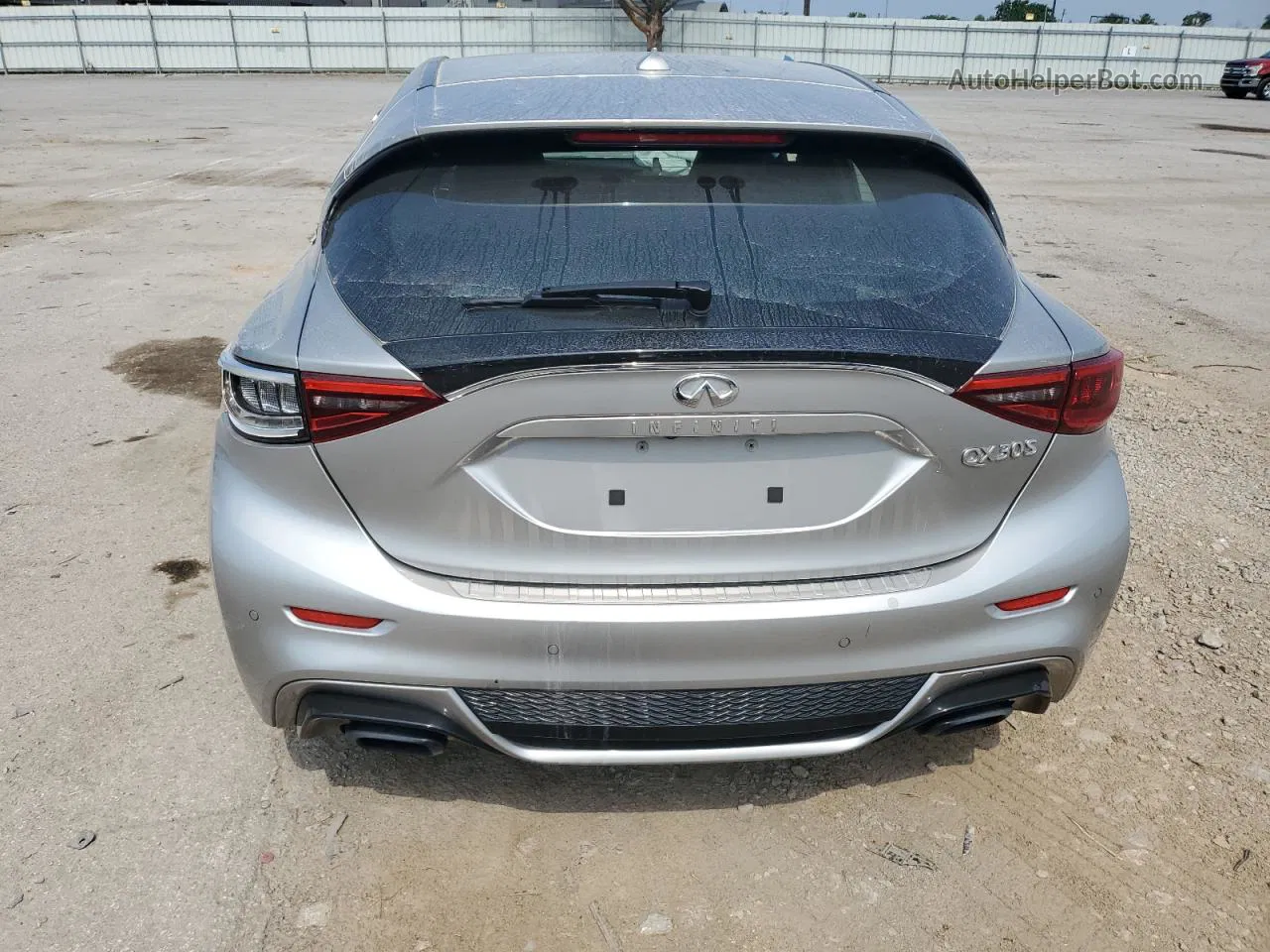 2018 Infiniti Qx30 Base Серебряный vin: SJKCH5CP7JA042623