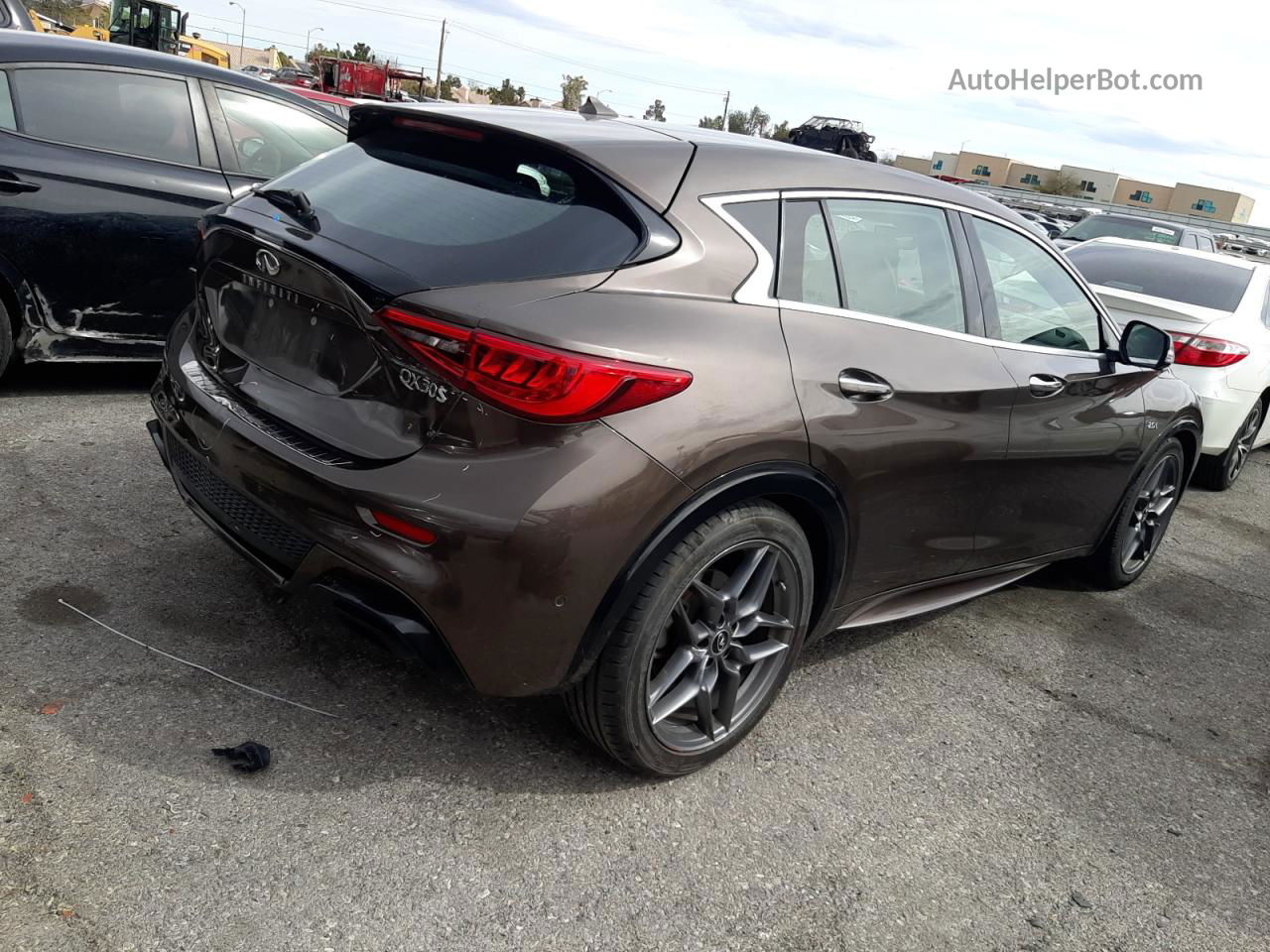 2018 Infiniti Qx30 Base Brown vin: SJKCH5CP8JA040735