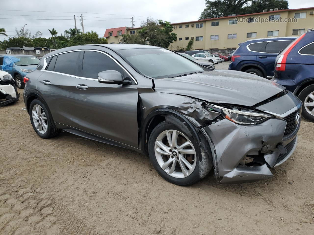 2018 Infiniti Qx30 Base Gray vin: SJKCH5CP8JA049614