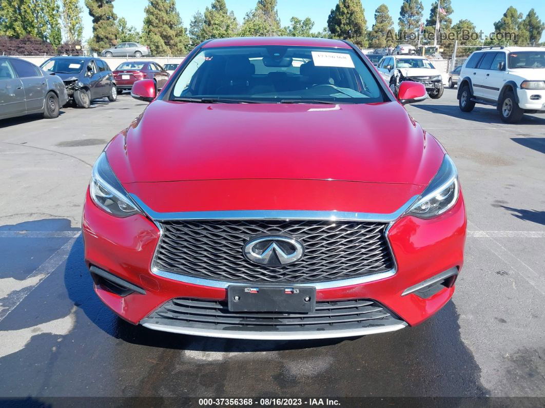 2018 Infiniti Qx30 Luxury Red vin: SJKCH5CP8JA056658