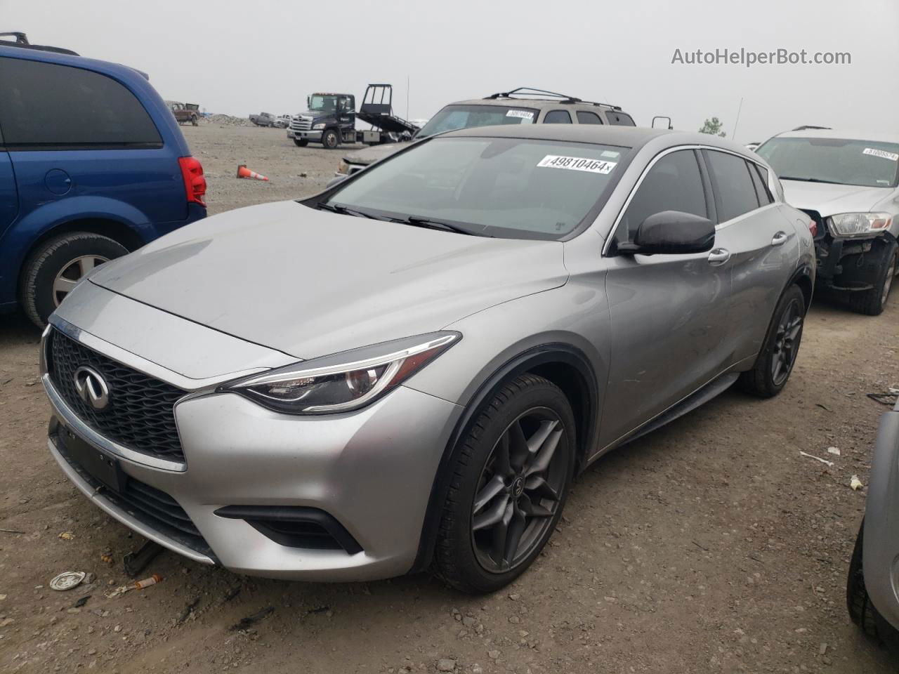 2018 Infiniti Qx30 Base Silver vin: SJKCH5CP8JA058264