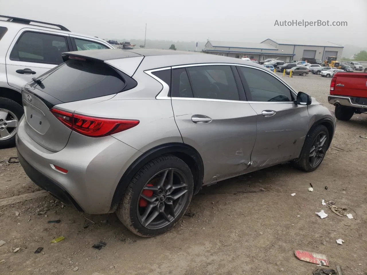 2018 Infiniti Qx30 Base Silver vin: SJKCH5CP8JA058264