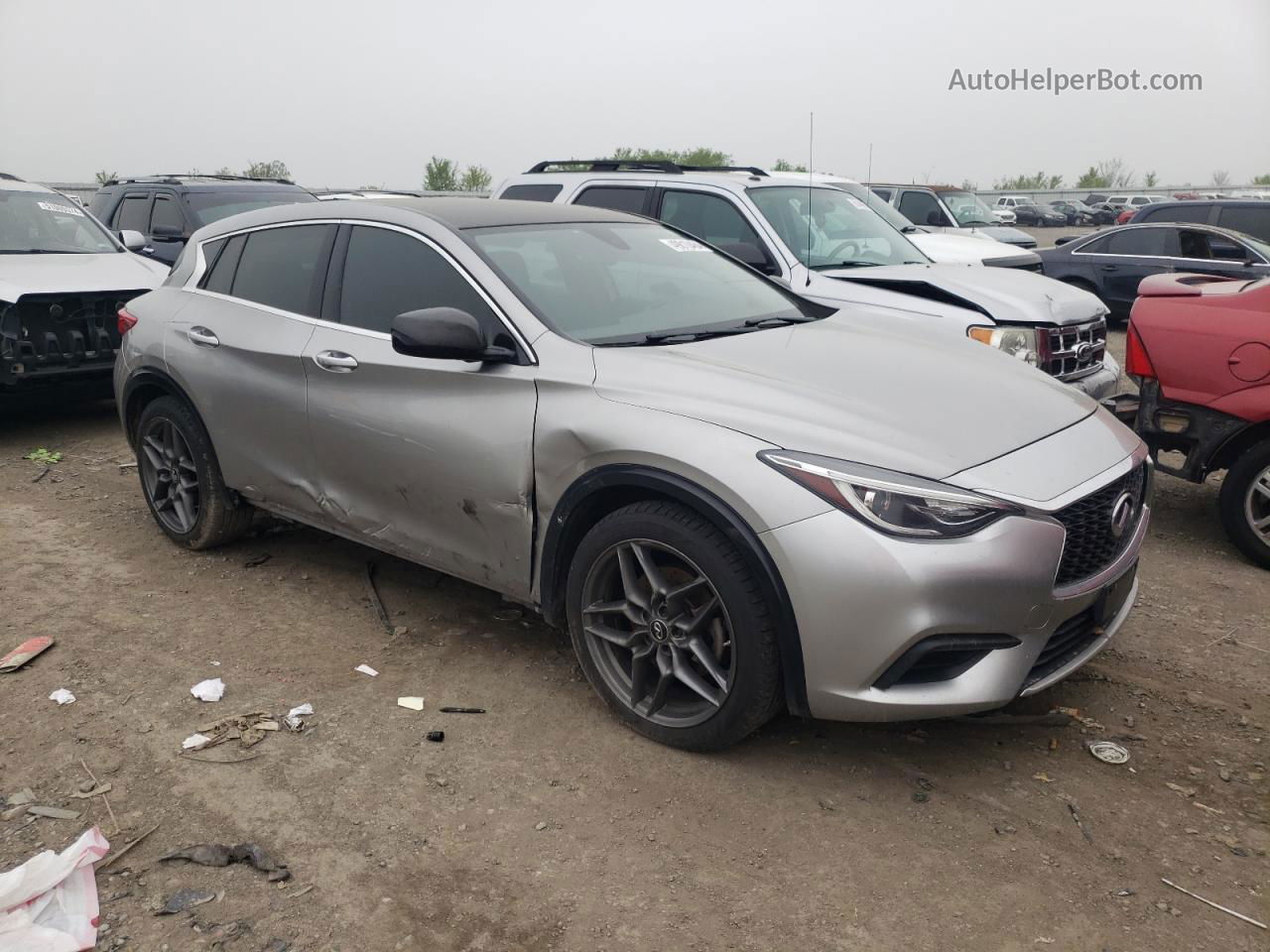 2018 Infiniti Qx30 Base Silver vin: SJKCH5CP8JA058264