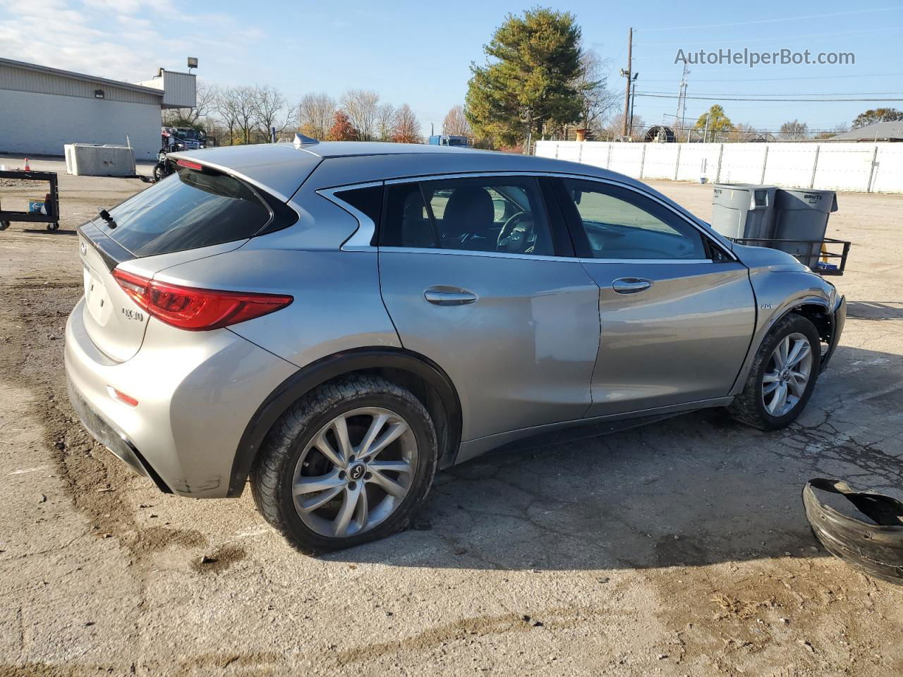 2018 Infiniti Qx30 Base Silver vin: SJKCH5CP8JA059902