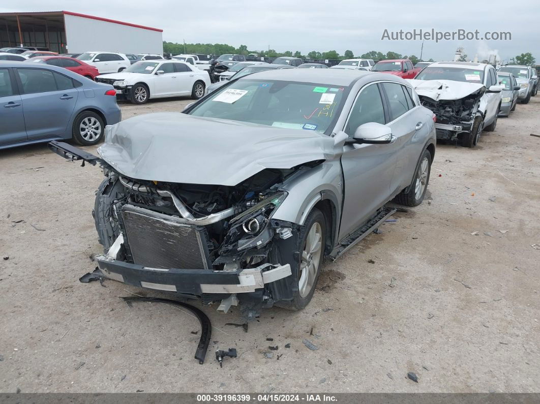 2018 Infiniti Qx30 Luxury Silver vin: SJKCH5CP9JA050836