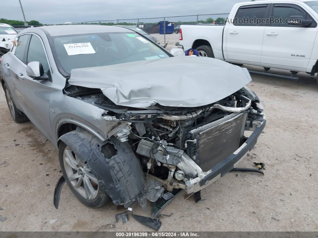 2018 Infiniti Qx30 Luxury Silver vin: SJKCH5CP9JA050836