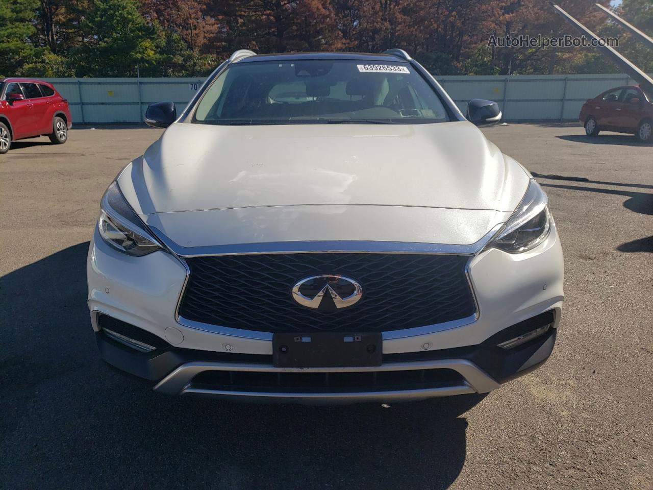 2018 Infiniti Qx30 Base Белый vin: SJKCH5CR0JA057918