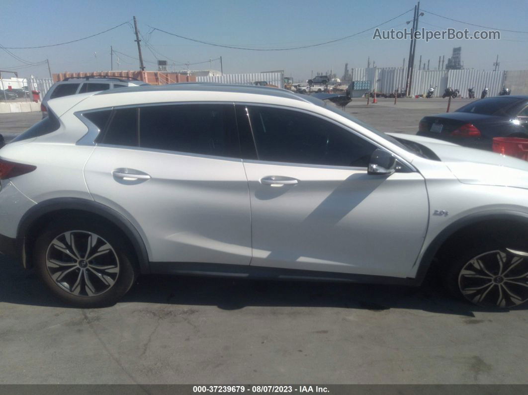 2018 Infiniti Qx30 Premium White vin: SJKCH5CR3JA057119