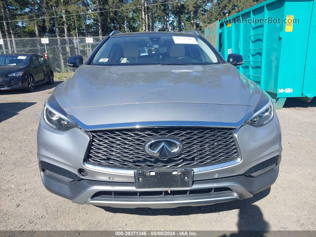 2018 Infiniti Qx30 Premium Серебряный vin: SJKCH5CR4JA049773