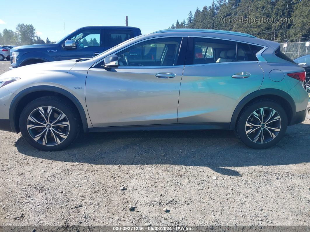 2018 Infiniti Qx30 Premium Silver vin: SJKCH5CR4JA049773