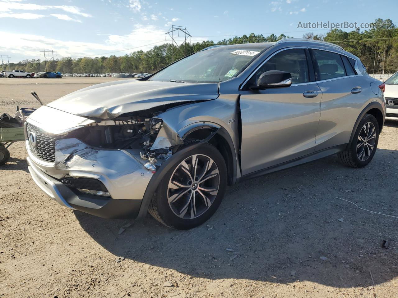 2018 Infiniti Qx30 Base Silver vin: SJKCH5CR6JA043408