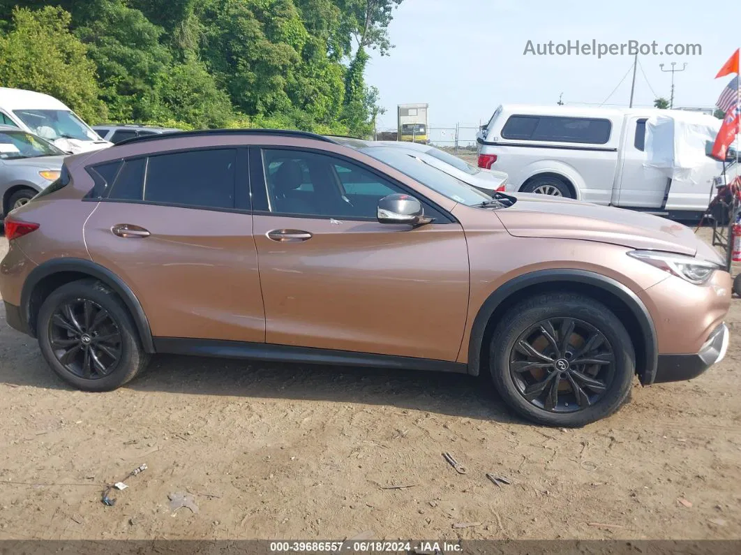 2018 Infiniti Qx30 Premium Золотой vin: SJKCH5CR6JA047796