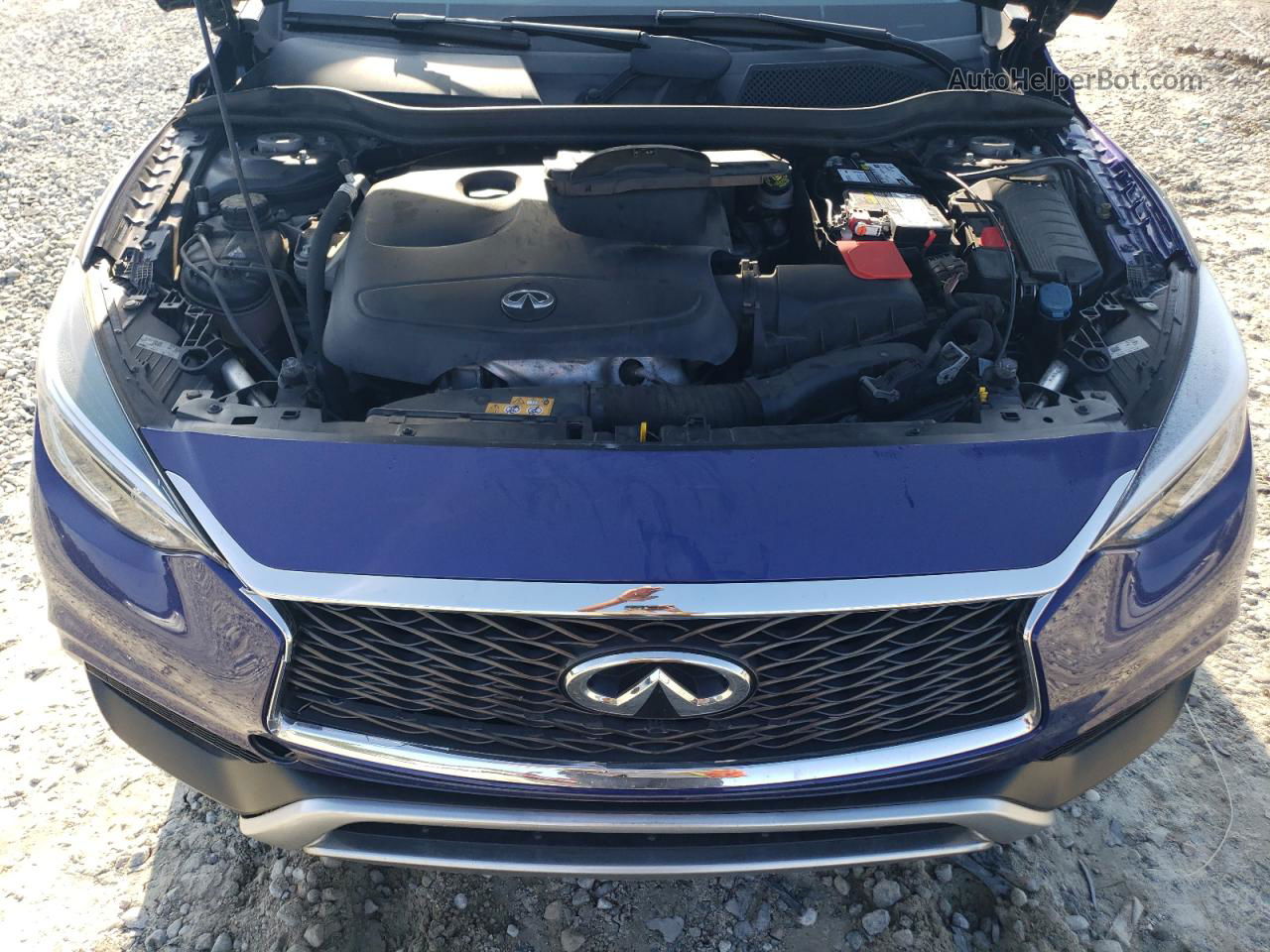 2018 Infiniti Qx30 Base Blue vin: SJKCH5CR8JA052501