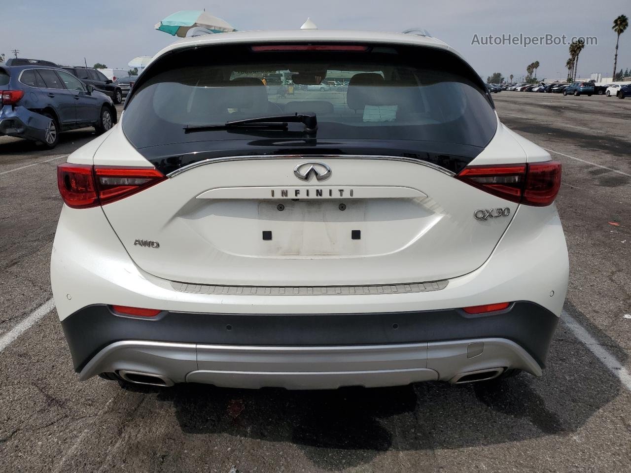 2018 Infiniti Qx30 Pure White vin: SJKCH5CR9JA002903