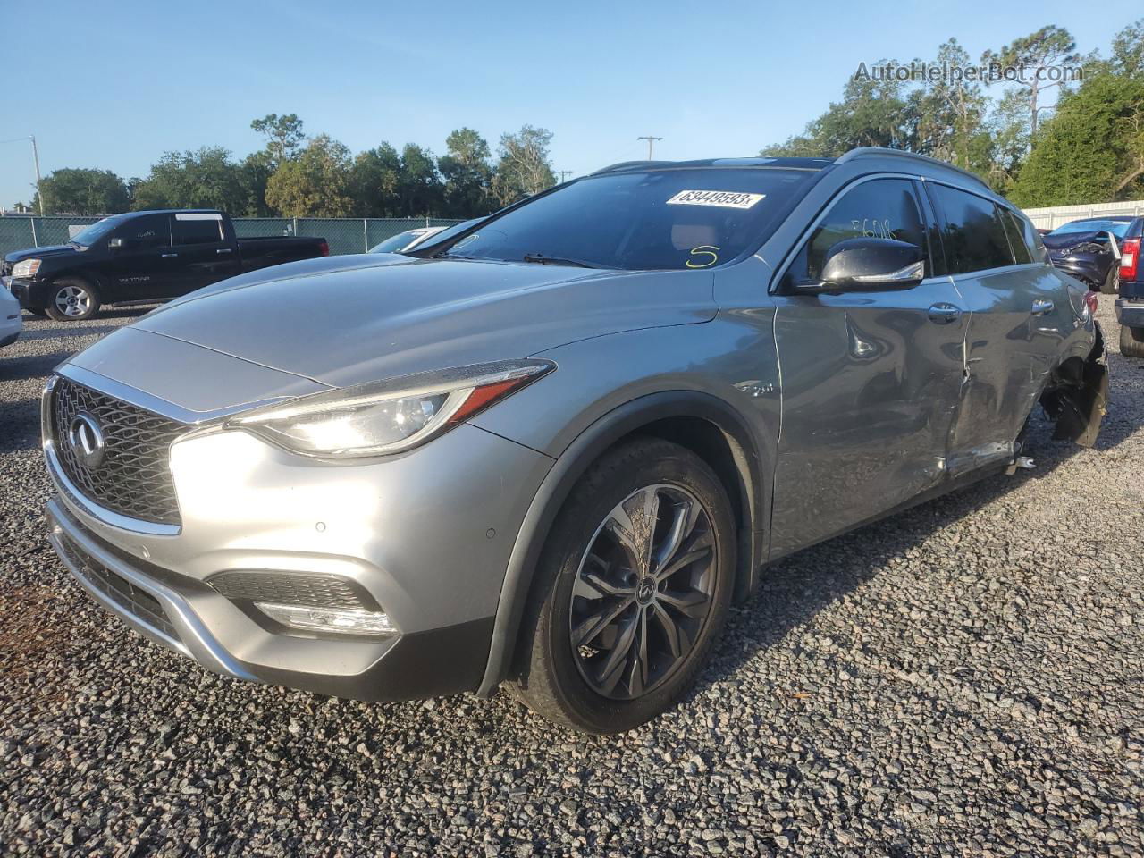 2018 Infiniti Qx30 Base Silver vin: SJKCH5CRXJA040527