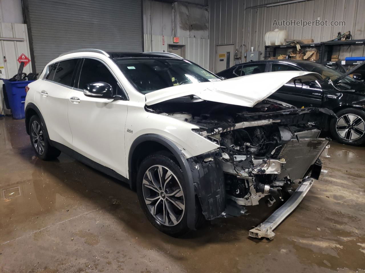 2018 Infiniti Qx30 Base White vin: SJKCH5CRXJA053827